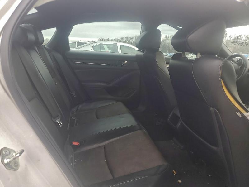 Photo 10 from auction – 2018 HONDA ACCORD with VIN 1HGCV1F3XJA252972