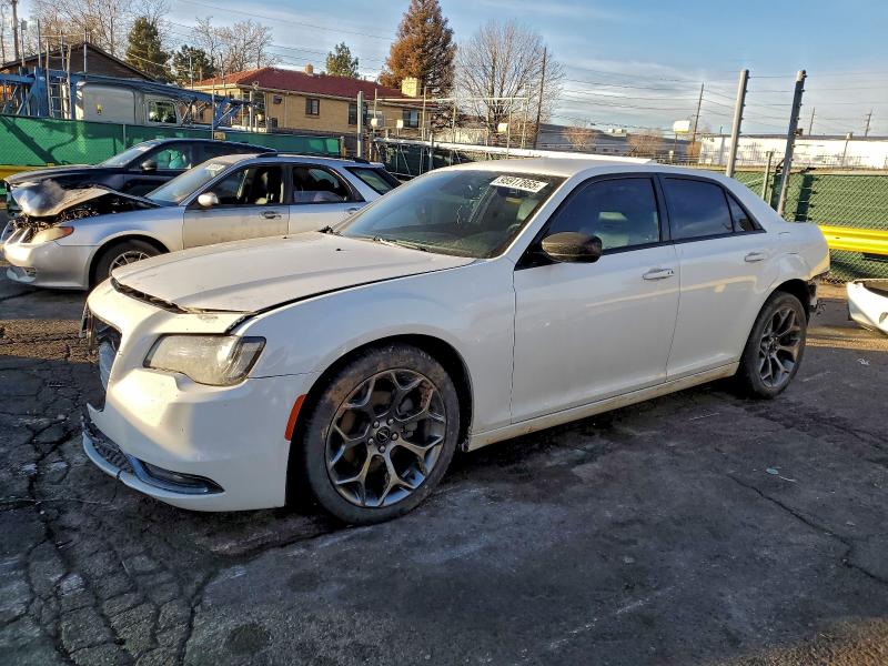 CHRYSLER 300 2015 with VIN 2C3CCABGXFH922594 - Photo from auction