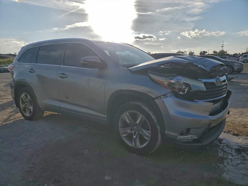 Photo 4 from auction – 2015 TOYOTA HIGHLANDER with VIN 5TDDKRFH3FS178164