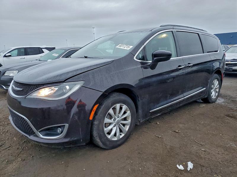 CHRYSLER PACIFICA T 2017 with VIN 2C4RC1BG5HR616423 - Photo from auction