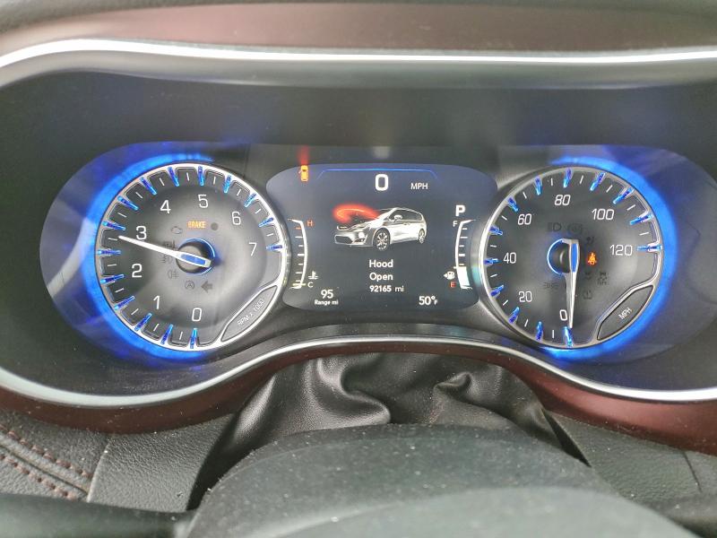 Photo 9 from auction – 2017 CHRYSLER PACIFICA L with VIN 2C4RC1GG6HR653165