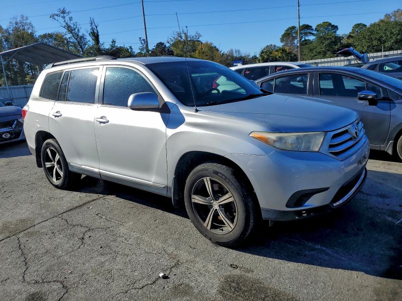 Photo 4 from auction – 2011 TOYOTA HIGHLANDER with VIN 5TDZA3EH3BS011658
