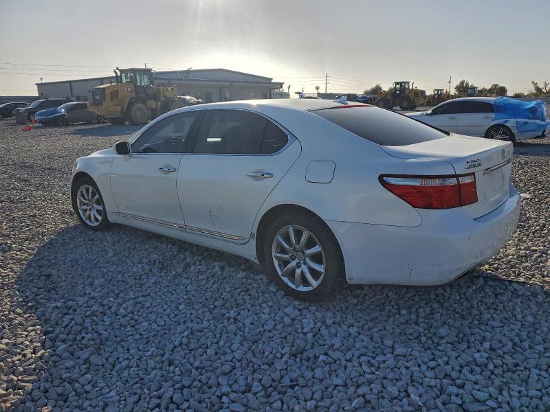 Photo 2 from auction – 2007 LEXUS LS 460L with VIN JTHGL46F075004697
