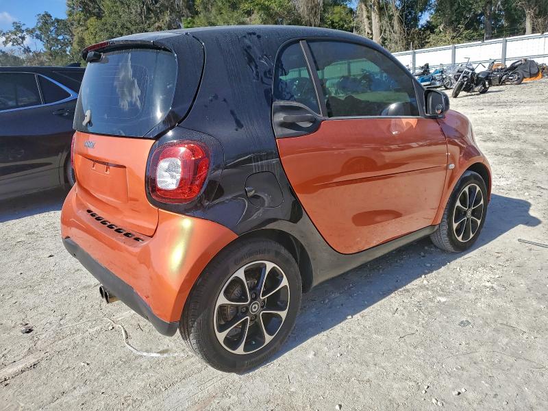 Photo 3 from auction – 2016 SMART FORTWO with VIN WMEFJ5DA6GK076510