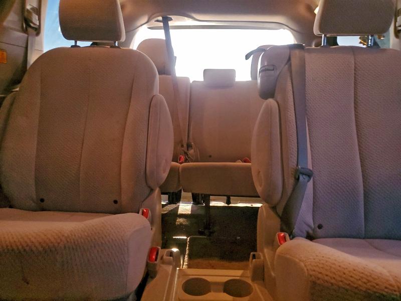 Photo 10 from auction – 2012 TOYOTA SIENNA LE with VIN 5TDKK3DC9CS194098