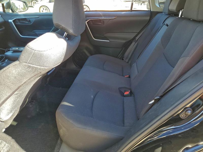 Photo 11 from auction – 2021 TOYOTA RAV4 LE with VIN JTMG1RFVXMD069537