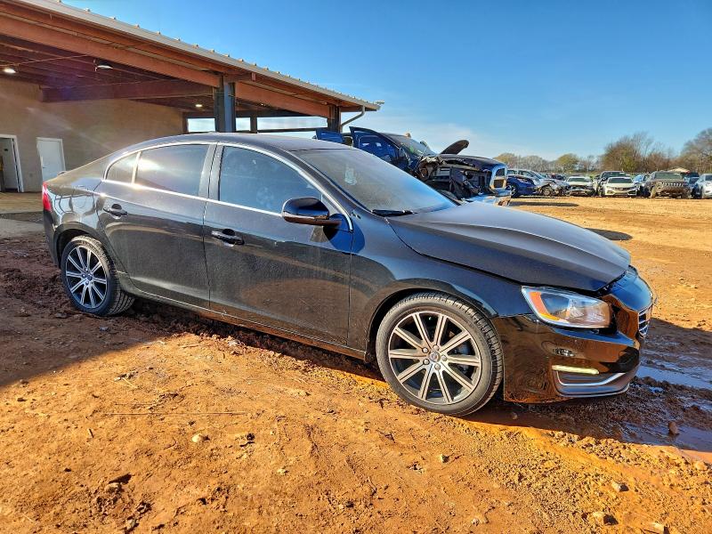 Photo 4 from auction – 2017 VOLVO S60 PLATIN with VIN LYV402HMXHB143489