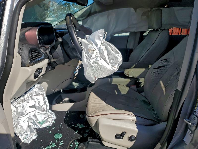 Photo 7 from auction – 2020 CHRYSLER PACIFICA L with VIN 2C4RC1GG4LR112561