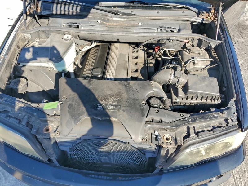 Photo 11 from auction – 2003 BMW X5 3.0I with VIN 5UXFA53573LV74169