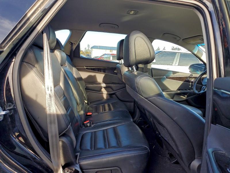 Photo 10 from auction – 2016 KIA SORENTO EX with VIN 5XYPH4A52GG003558