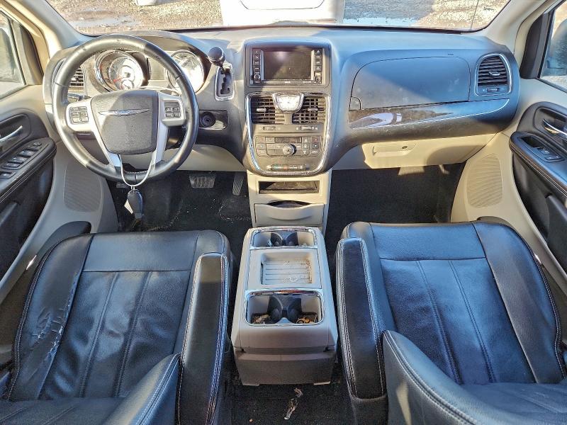 Photo 8 from auction – 2014 CHRYSLER TOWN & COU with VIN 2C4RC1BG2ER397271
