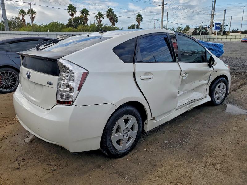 Photo 3 from auction – 2011 TOYOTA PRIUS with VIN JTDKN3DU7B0325661