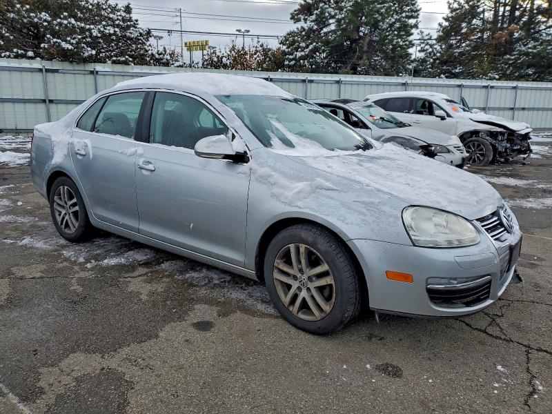 Photo 4 from auction – 2005 VOLKSWAGEN NEW JETTA with VIN 3VWDF71K55M608199