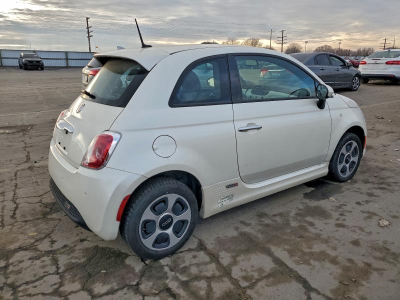 Photo 3 from auction – 2015 FIAT 500 ELECTR with VIN 3C3CFFGE0FT695466