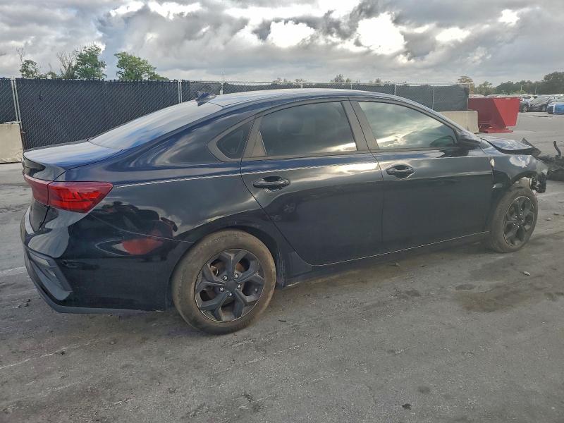 Photo 3 from auction – 2021 KIA FORTE FE with VIN 3KPF24AD5ME338746