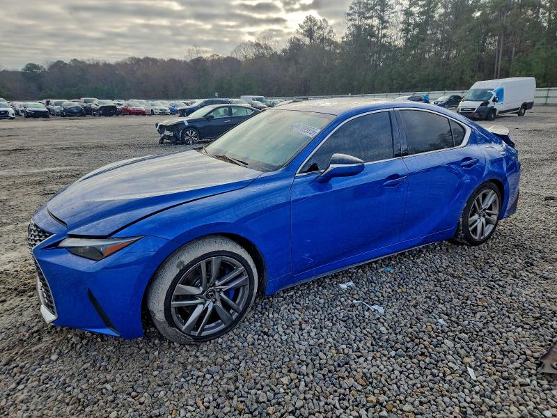 LEXUS IS 300 2021 مع رقم تعريف المركبة JTHC81F22M5045775 - صورة من المزاد