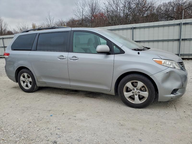 Photo 4 from auction – 2011 TOYOTA SIENNA LE with VIN 5TDKK3DC0BS098732