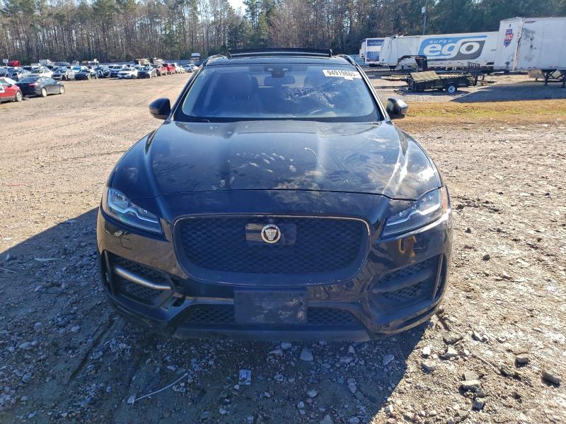 Photo 5 from auction – 2017 JAGUAR F-PACE R - with VIN SADCL2BVXHA882197