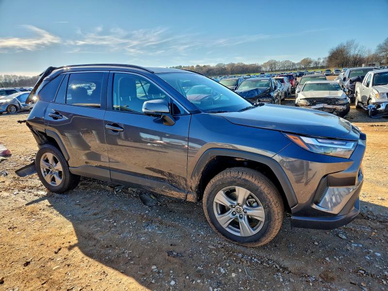 Photo 4 from auction – 2022 TOYOTA RAV4 with VIN 2T3W1RFV6NC208158