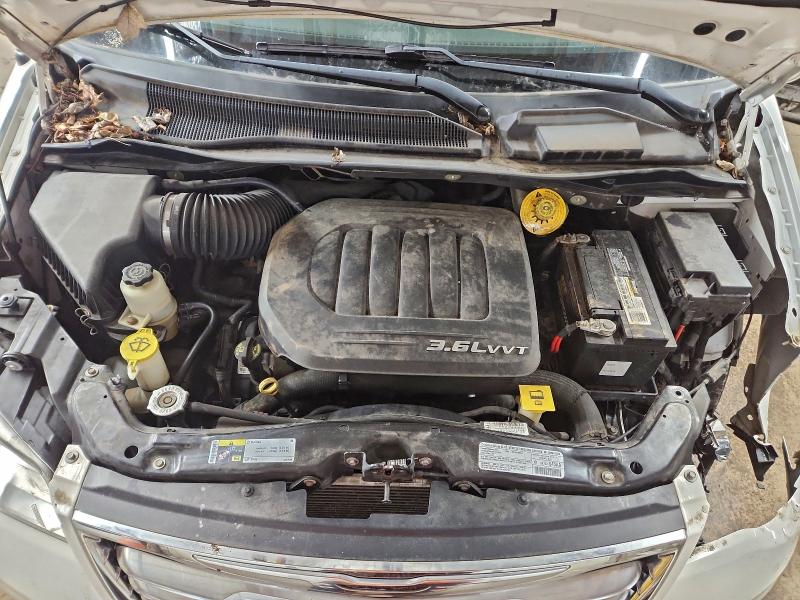 Photo 12 from auction – 2013 CHRYSLER TOWN & COU with VIN 2C4RC1BG5DR787666