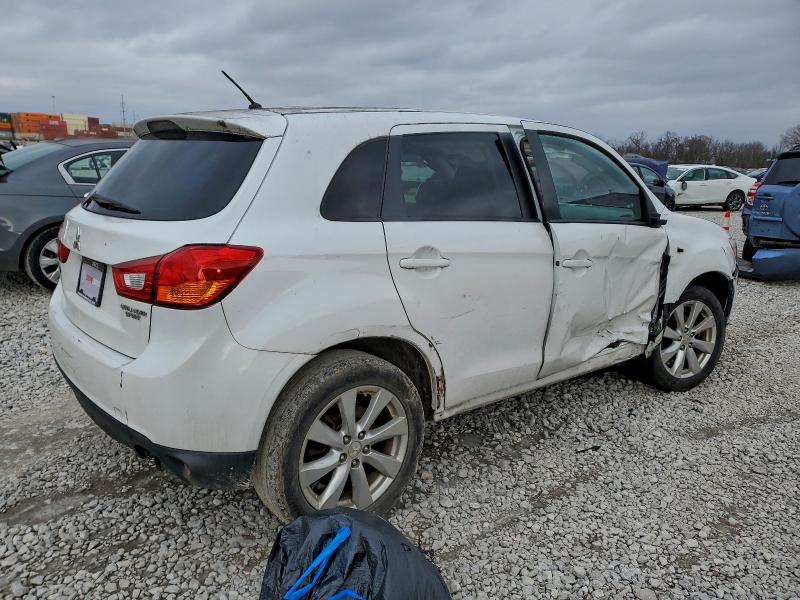 Photo 3 from auction – 2014 MITSUBISHI OUTLANDER with VIN 4A4AR3AU8EE028953