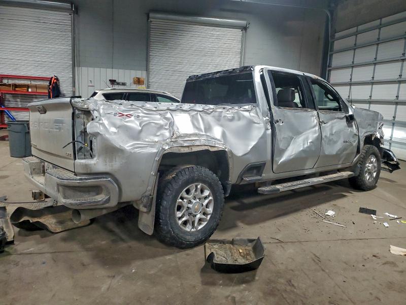 Photo 3 from auction – 2022 CHEVROLET 3500 with VIN 1GC4YUEY8NF353901