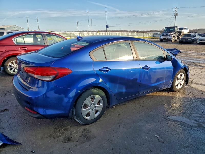 Photo 3 from auction – 2017 KIA FORTE LX with VIN 3KPFK4A72HE159385