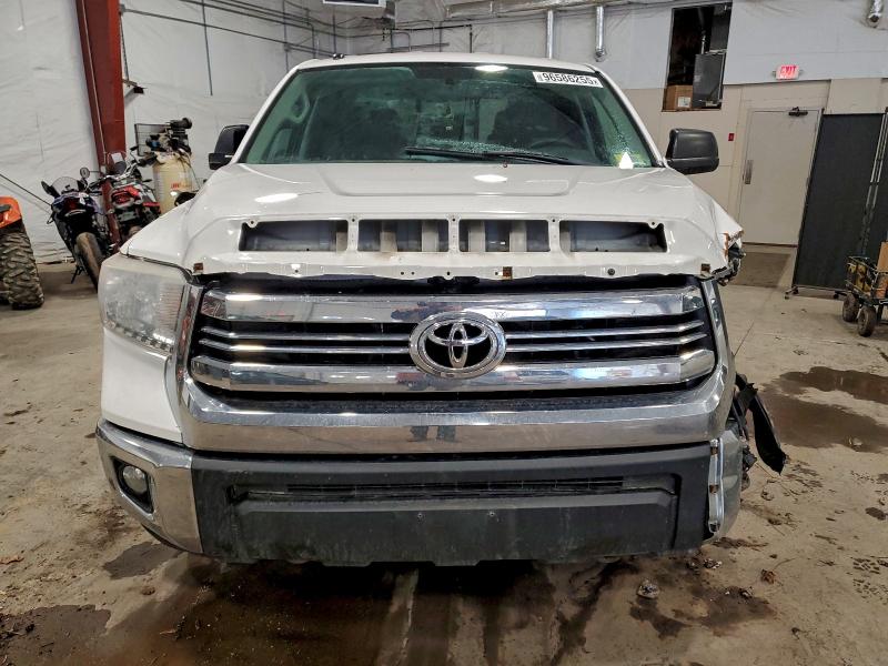 Photo 5 from auction – 2016 TOYOTA TUNDRA DOU with VIN 5TFUY5F15GX569080