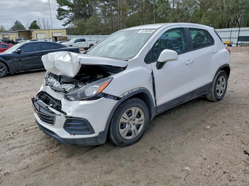 CHEVROLET TRAX LS 2017 with VIN 3GNCJKSB6HL286785 - Photo from auction