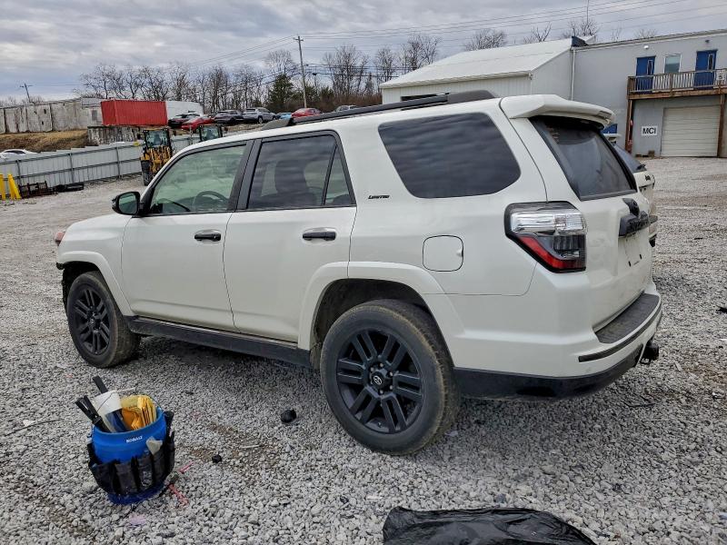 Photo 2 from auction – 2019 TOYOTA 4RUNNER SR with VIN JTEBU5JRXK5652245