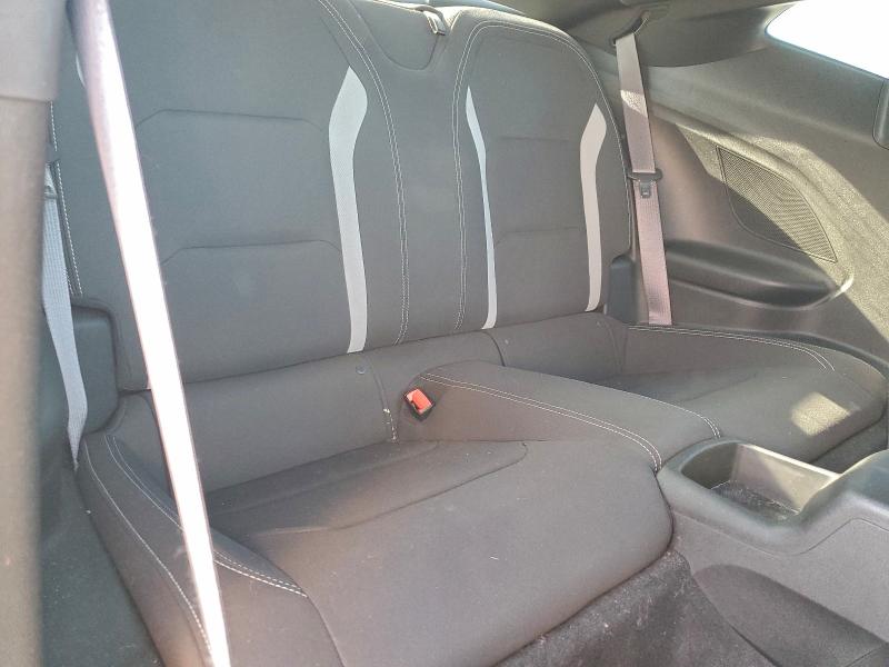 Photo 10 from auction – 2017 CHEVROLET CAMARO with VIN 1G1FB1RX0H0172396