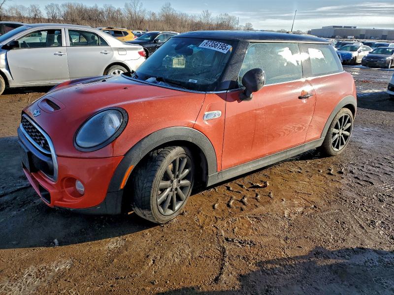 MINI COOPER 2019 with VIN WMWXP7C54K2H61194 - Photo from auction