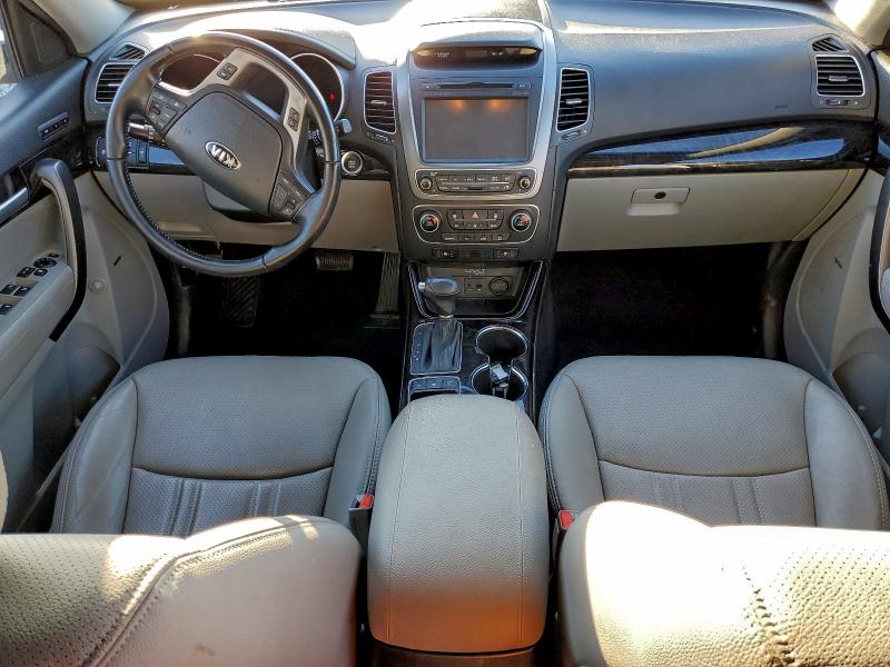 Photo 8 from auction – 2015 KIA SORENTO SX with VIN 5XYKWDA71FG626587