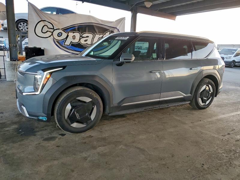 KIA EV9 WIND 2024 z numerem VIN KNDAFFS53R6034443 - Zdjęcie z aukcji