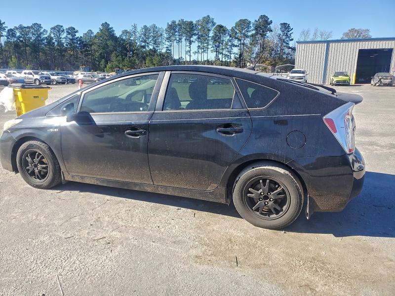 Photo 2 from auction – 2013 TOYOTA PRIUS with VIN JTDKN3DU5D5643025