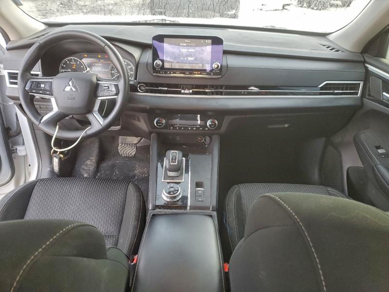 Photo 8 from auction – 2022 MITSUBISHI OUTLANDER with VIN JA4J4TA88NZ019486