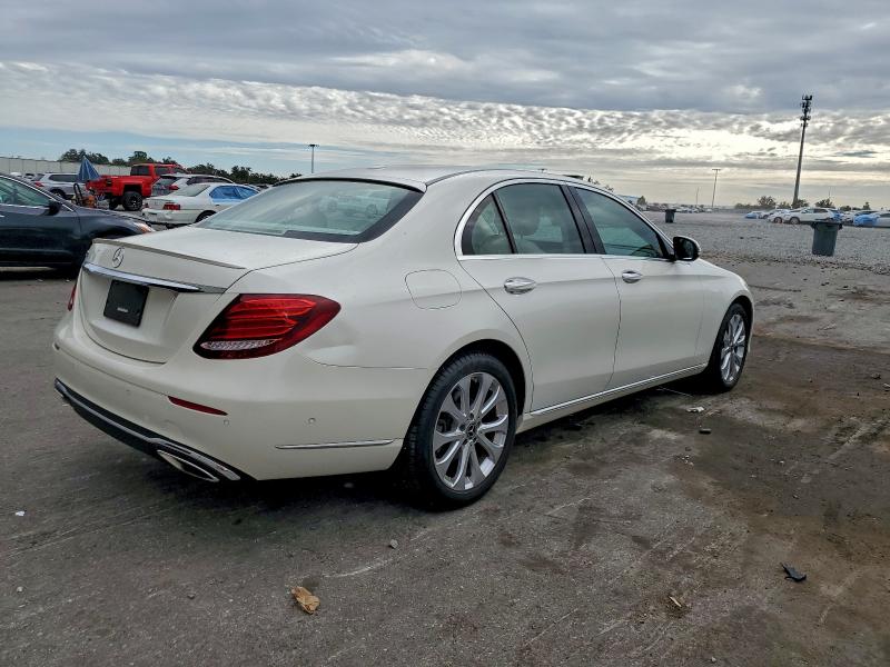Photo 3 from auction – 2018 MERCEDES-BENZ E 300 with VIN WDDZF4JB8JA414660