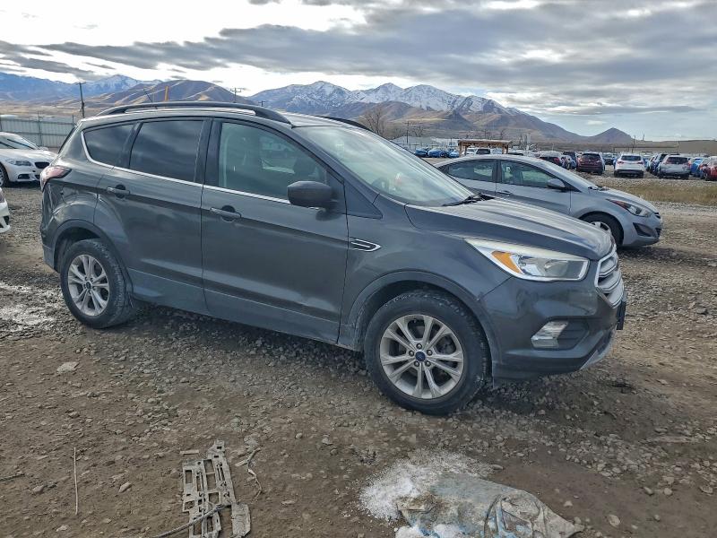 Photo 4 from auction – 2018 FORD ESCAPE SE with VIN 1FMCU0GD1JUB46777