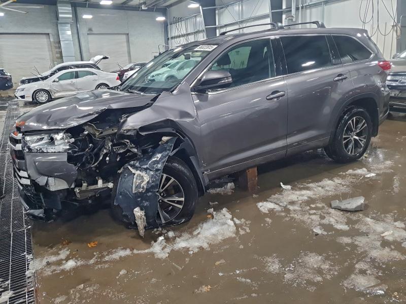 TOYOTA HIGHLANDER 2017 مع رقم تعريف المركبة 5TDBZRFH1HS384363 - صورة من المزاد