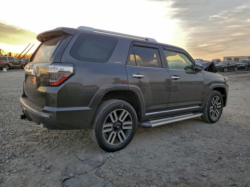 Photo 3 from auction – 2016 TOYOTA 4RUNNER with VIN JTEBU5JR0G5390968