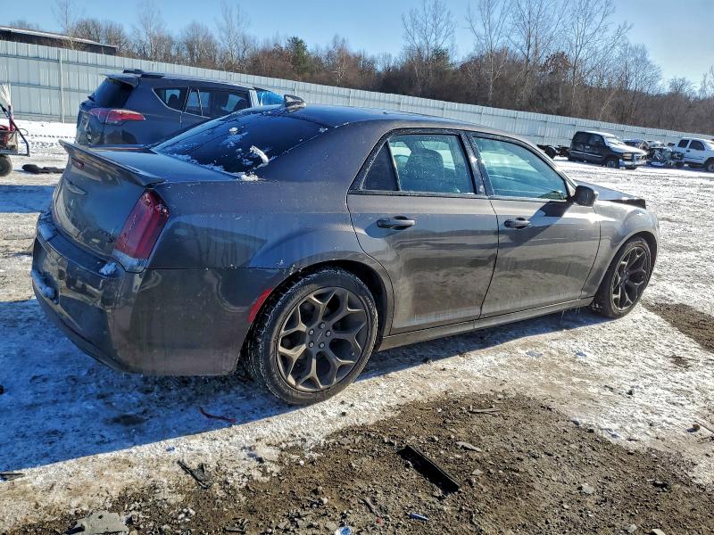 Photo 3 from auction – 2017 CHRYSLER 300 S with VIN 2C3CCABG4HH651129