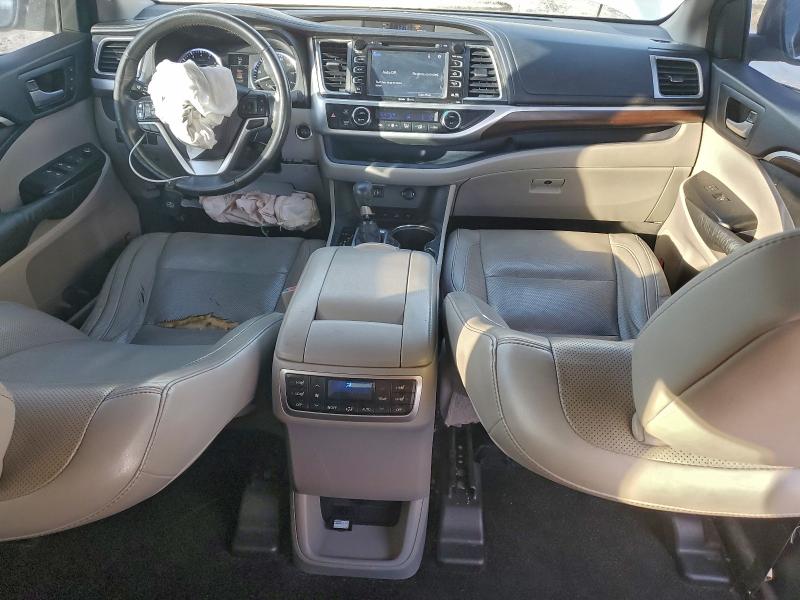 Photo 8 from auction – 2015 TOYOTA HIGHLANDER with VIN 5TDDKRFH3FS178164