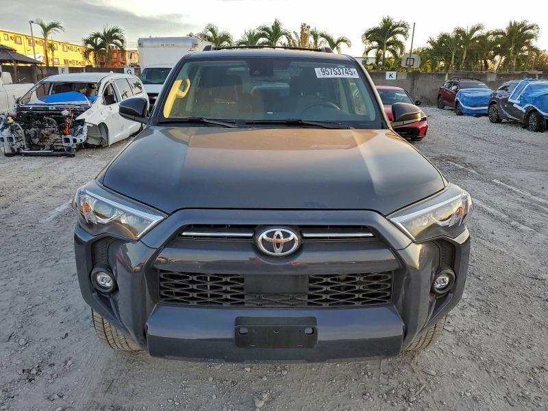 Photo 5 from auction – 2024 TOYOTA 4RUNNER SR with VIN JTEEU5JR8R5312891