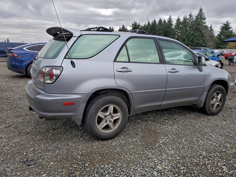 Photo 3 from auction – 2002 LEXUS RX 300 with VIN JTJHF10U120270557