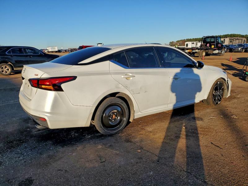 Photo 3 from auction – 2024 NISSAN ALTIMA SR with VIN 1N4BL4CV3RN334785