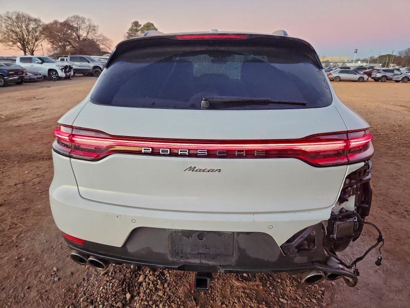 Photo 6 from auction – 2019 PORSCHE MACAN with VIN WP1AA2A51KLB07176