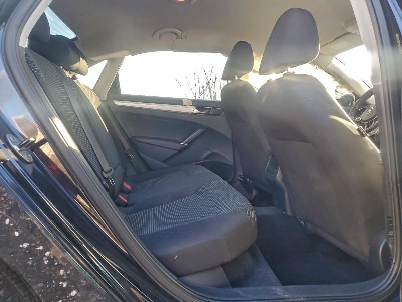 Photo 10 from auction – 2017 VOLKSWAGEN PASSAT S with VIN 1VWAT7A33HC017752