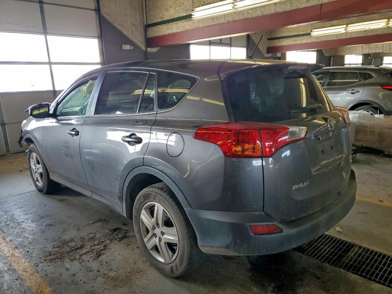 Photo 2 from auction – 2015 TOYOTA RAV4 LE with VIN JTMBFREV3FJ041001