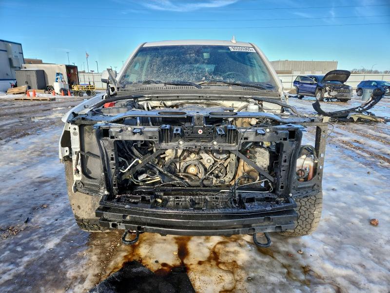Photo 5 from auction – 2016 CHEVROLET SUBURBAN K with VIN 1GNSKHKC9GR347378