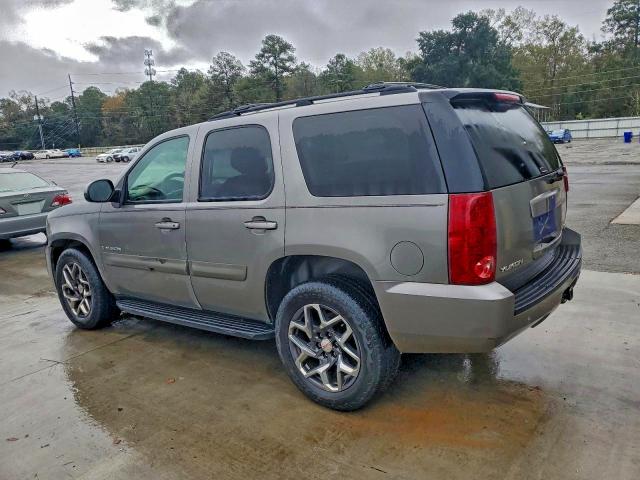 Photo 2 from auction – 2007 GMC YUKON with VIN 1GKFC13J17J103402